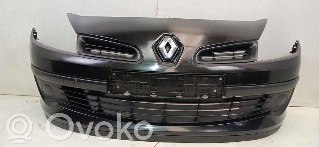 Renault Clio III Parachoques delantero 
