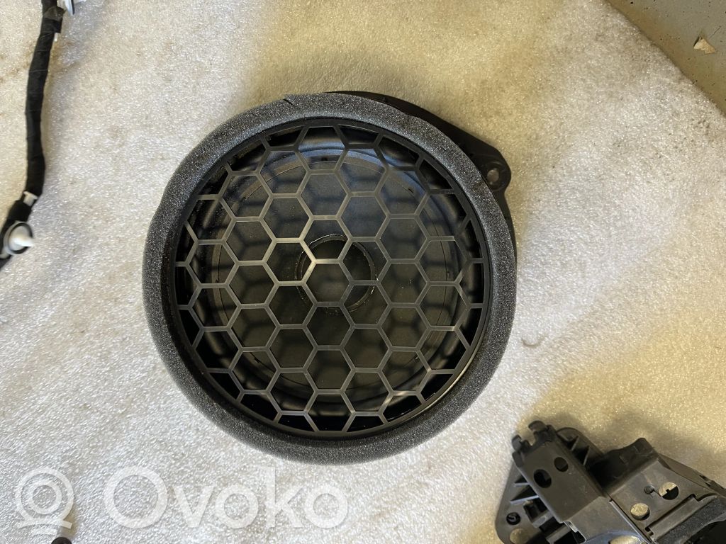 Audi Q7 4M Altavoz de la puerta trasera 