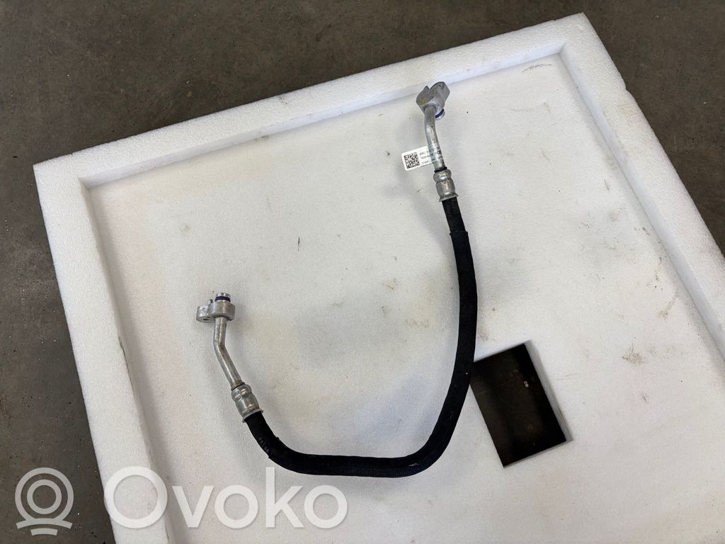 Audi A5 Ilmastointilaitteen putki (A/C) 