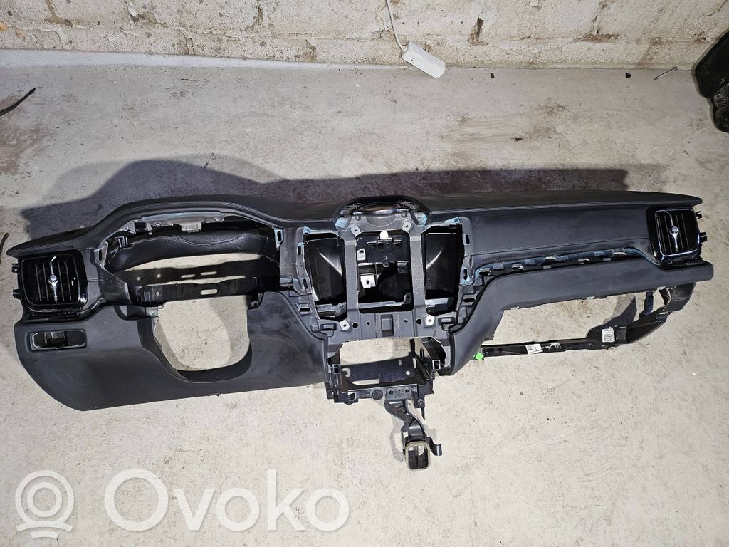 Volvo XC60 Panelis 