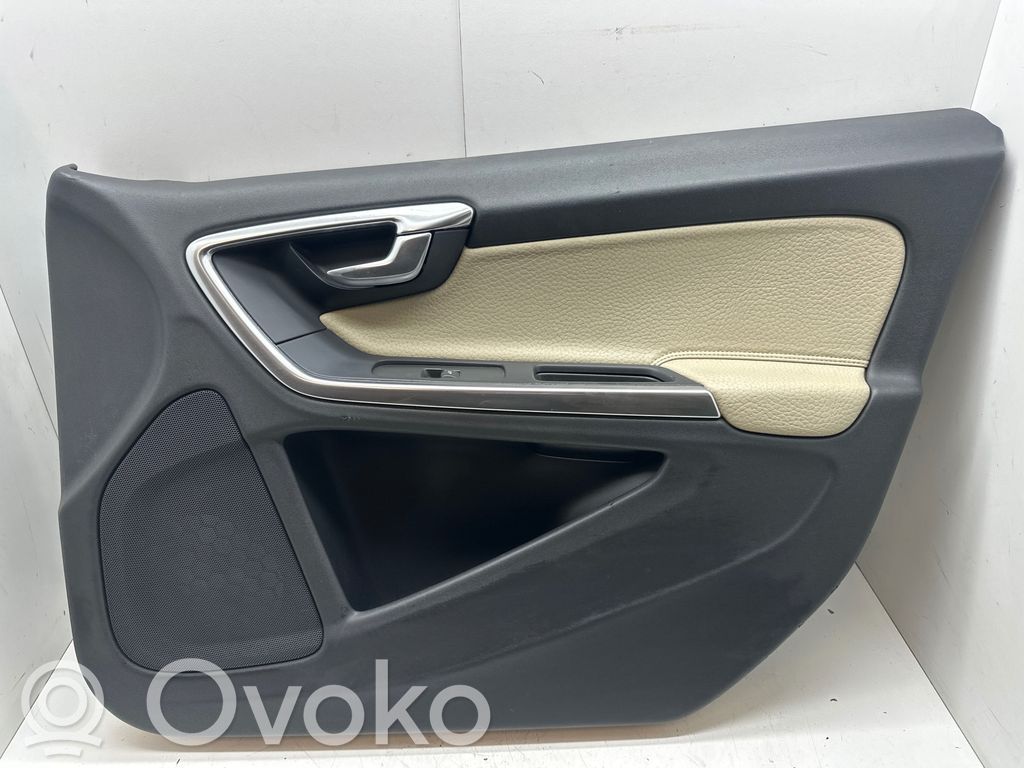 Volvo S60 Priekšējo durvju apdare 