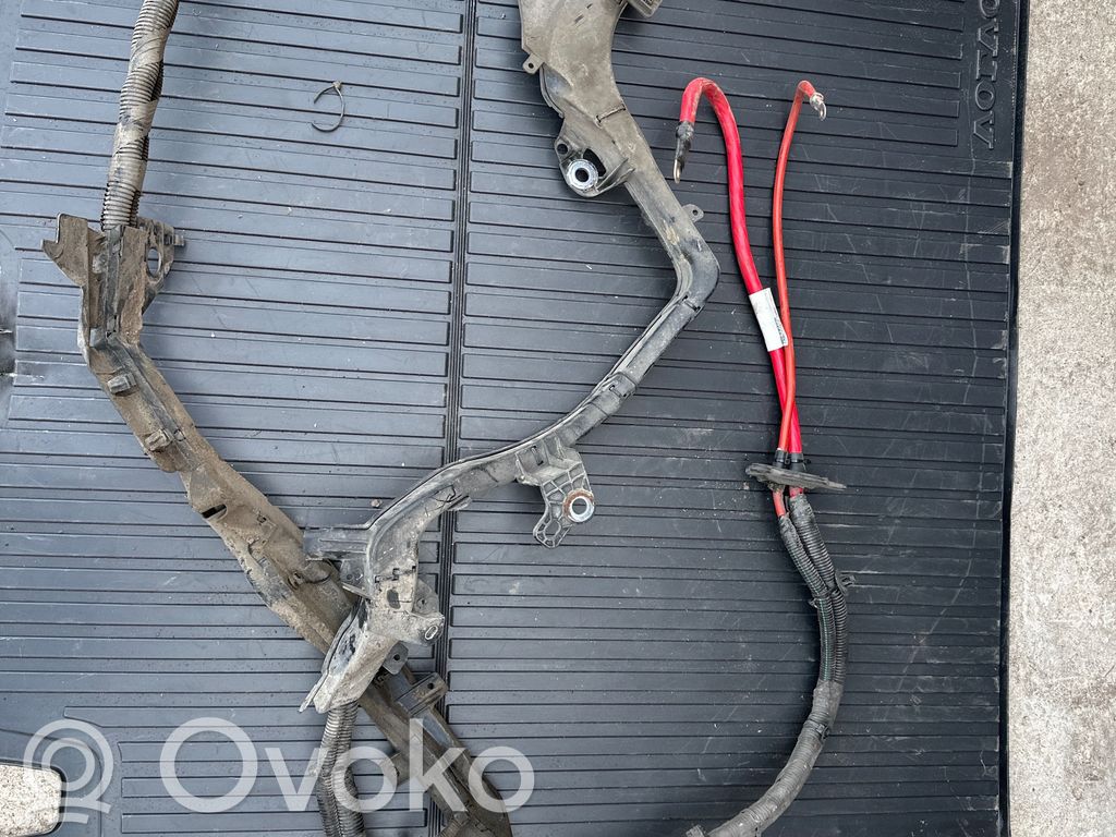 Volvo S90, V90 Cablu cu bornă pozitivă (baterie) 