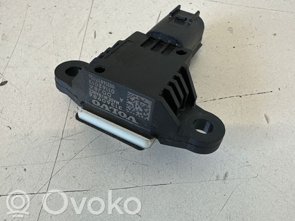 Volvo V40 Oro pagalvių smūgio daviklis 