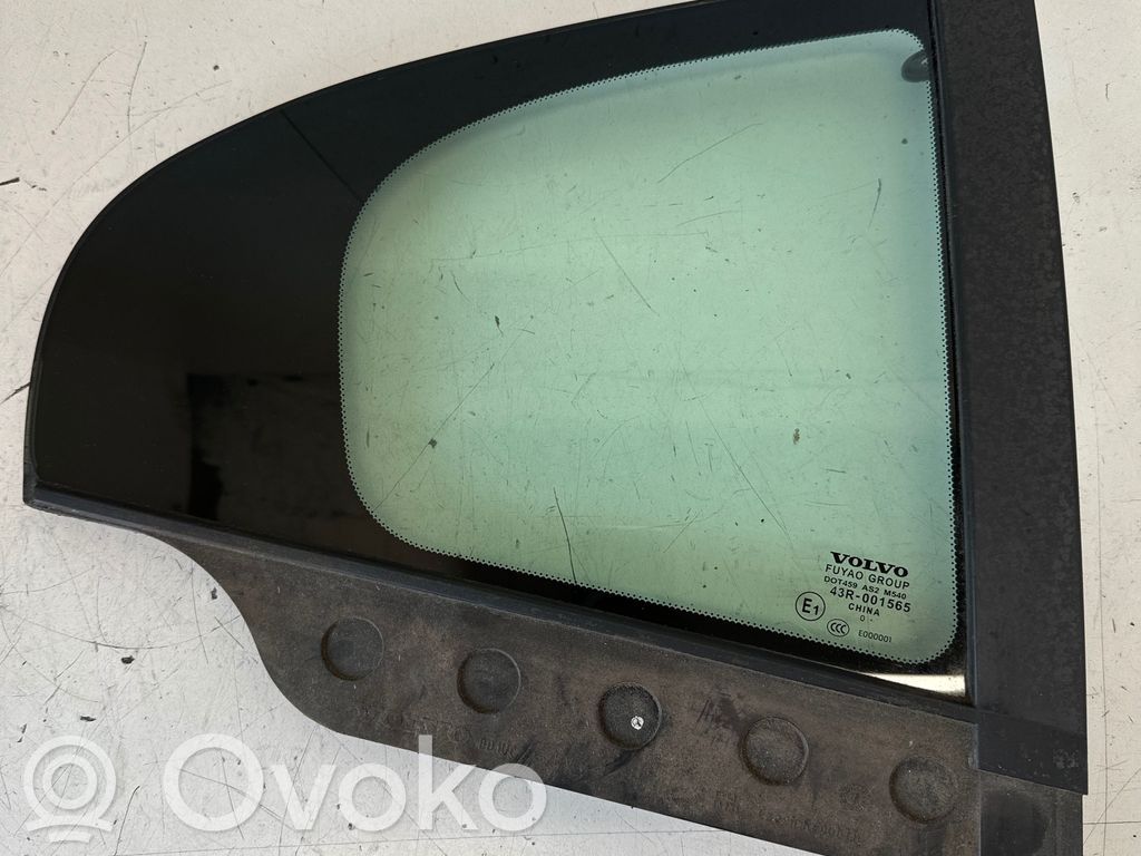 Volvo S60 Ventanilla de ventilación de la puerta trasera 