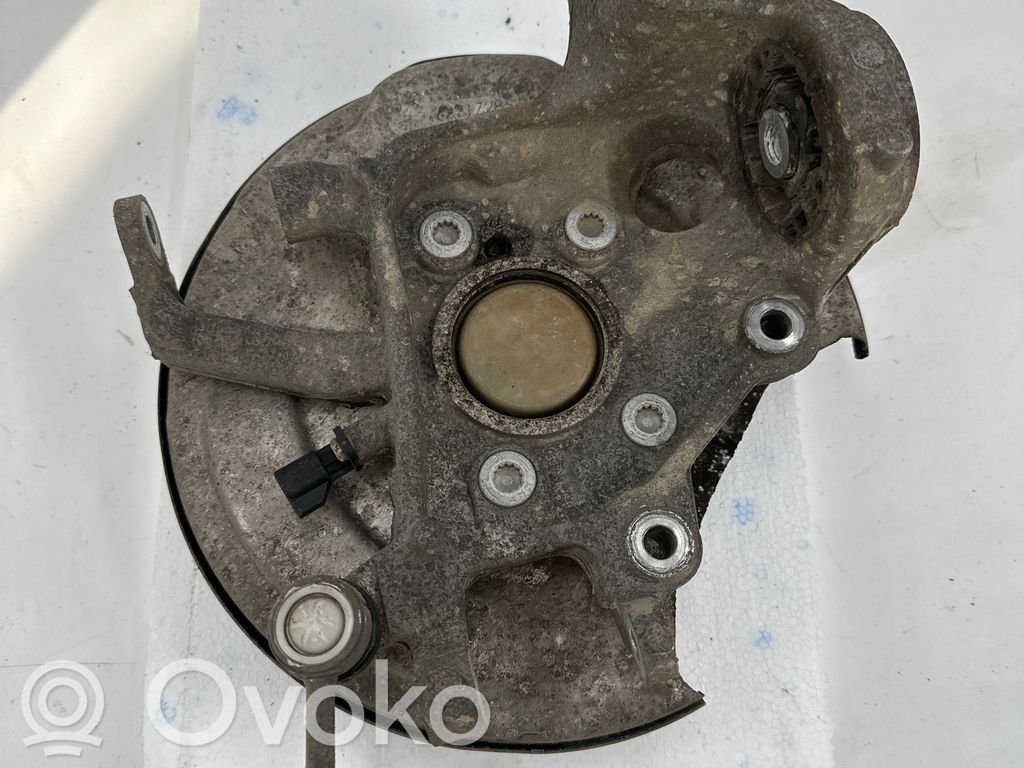 Volvo V60 Aizmugurē riteņa rumbas vārpstas šarnīrs (stupica, capfa) 