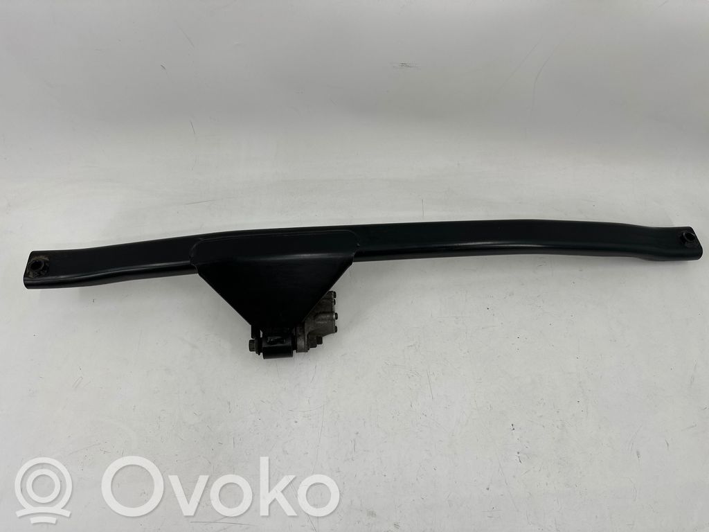 Engine mounting bracket   30671353