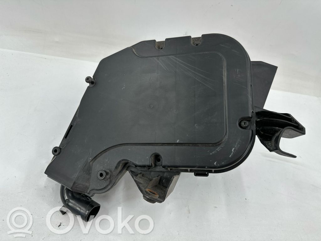 Volvo V40 Kita variklio skyriaus detalė 