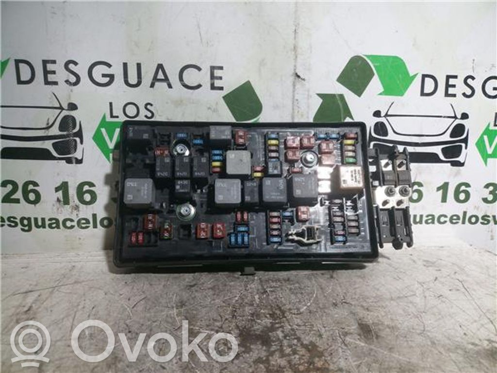 Opel Insignia A Módulo de fusible 