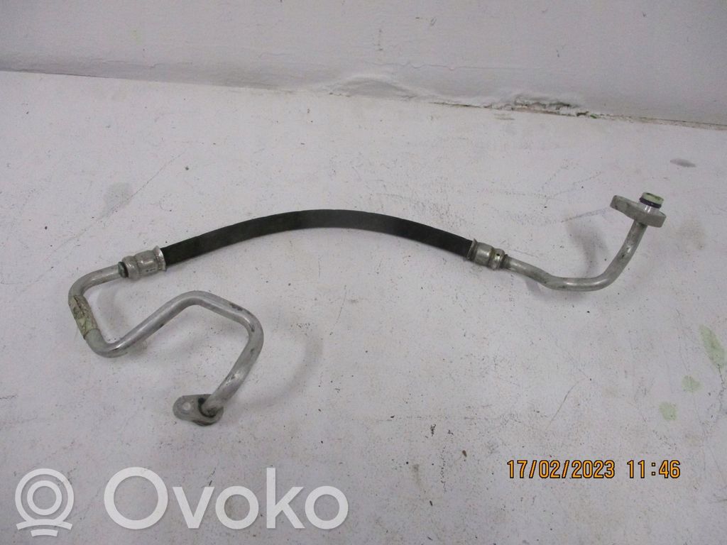 Ilmastointilaitteen putki (A/C)   GJ3219N601BB