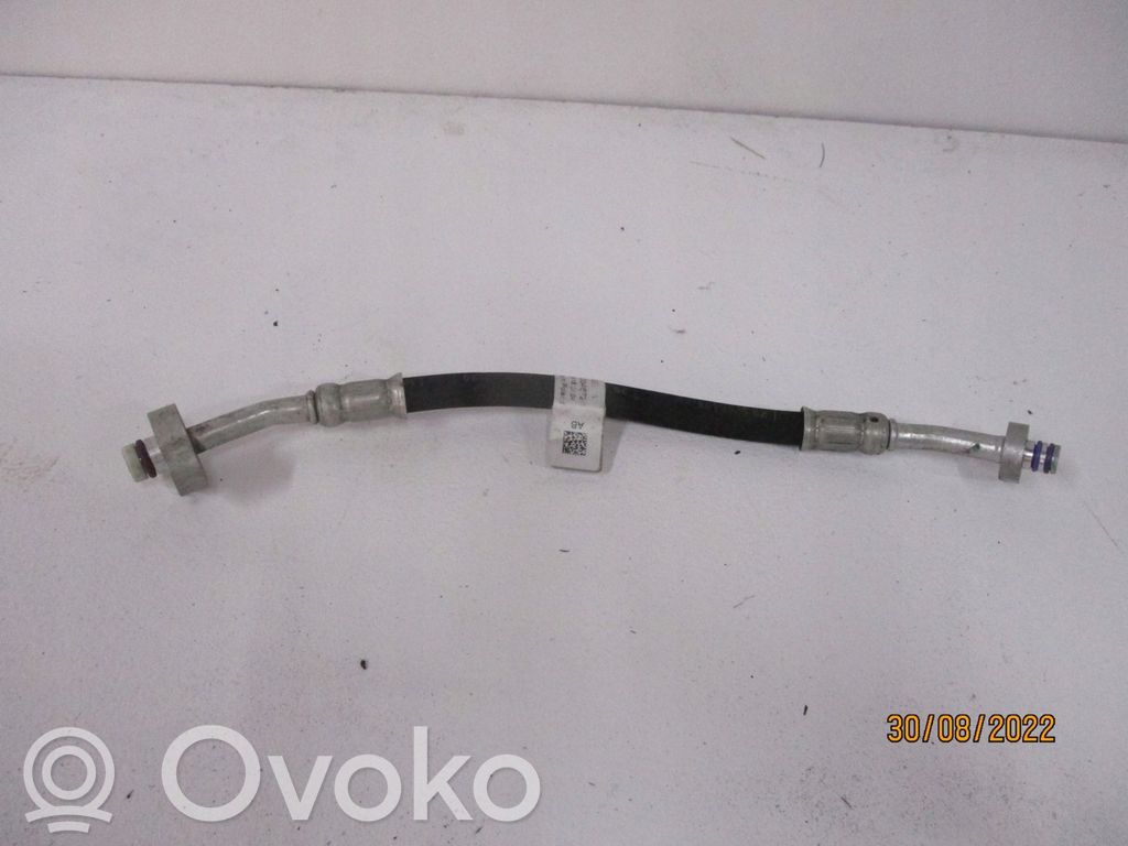 Ilmastointilaitteen putki (A/C)   HJ3219E932AB