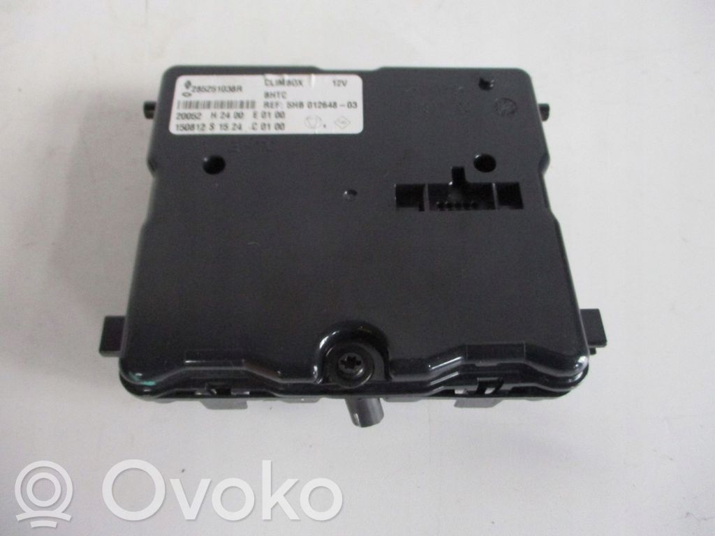 Renault Megane IV Center console control module 
