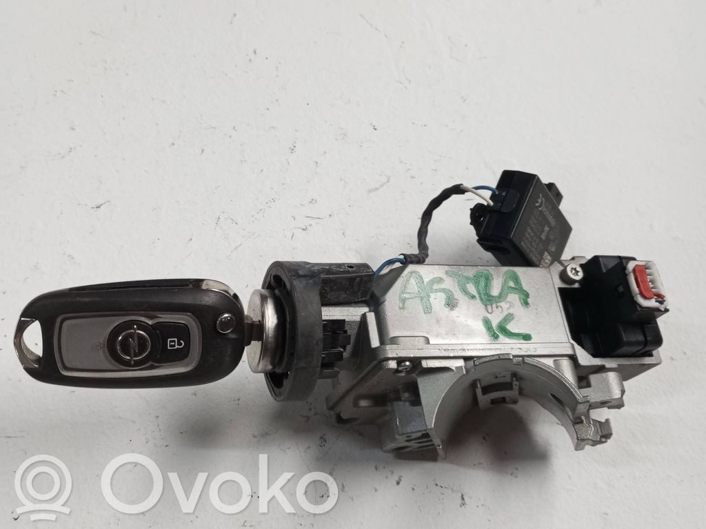 Opel Astra K Užvedimo spynelė 