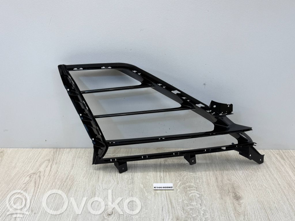 Lamborghini Urus Front bumper lower grill 