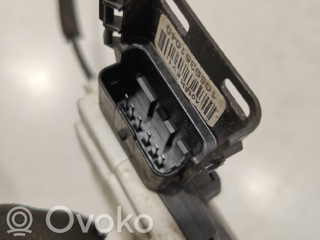 Citroen C5 Front door lock 