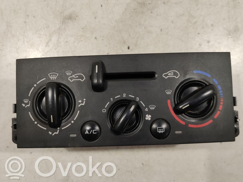 Peugeot 207 Climate control unit 