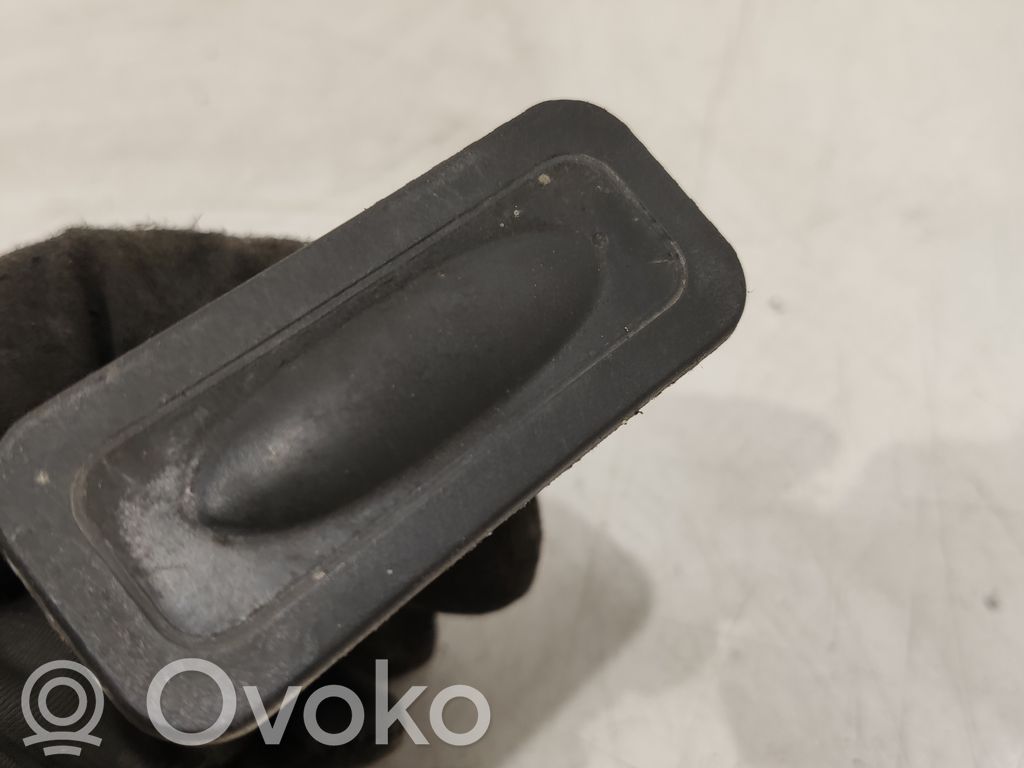 Renault Scenic II -  Grand scenic II Tailgate opening switch 