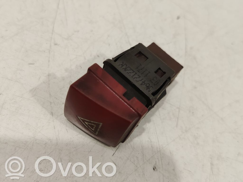 Peugeot 207 Botón interruptor de luz de peligro 