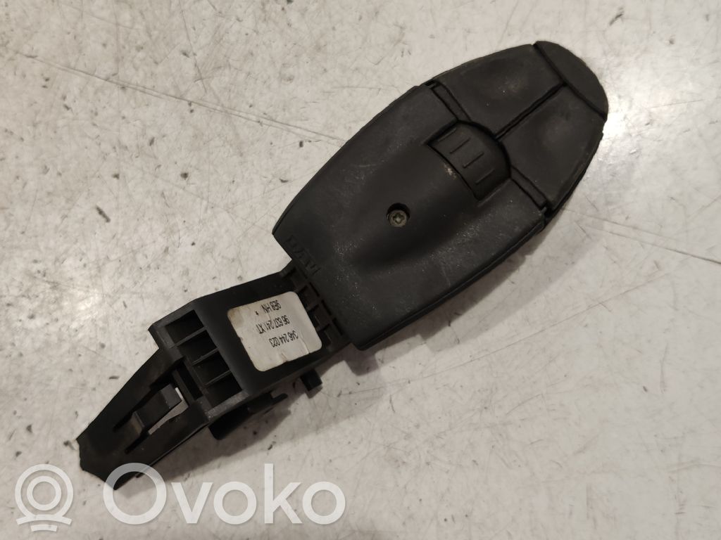 Head unit multimedia control   96637241XT