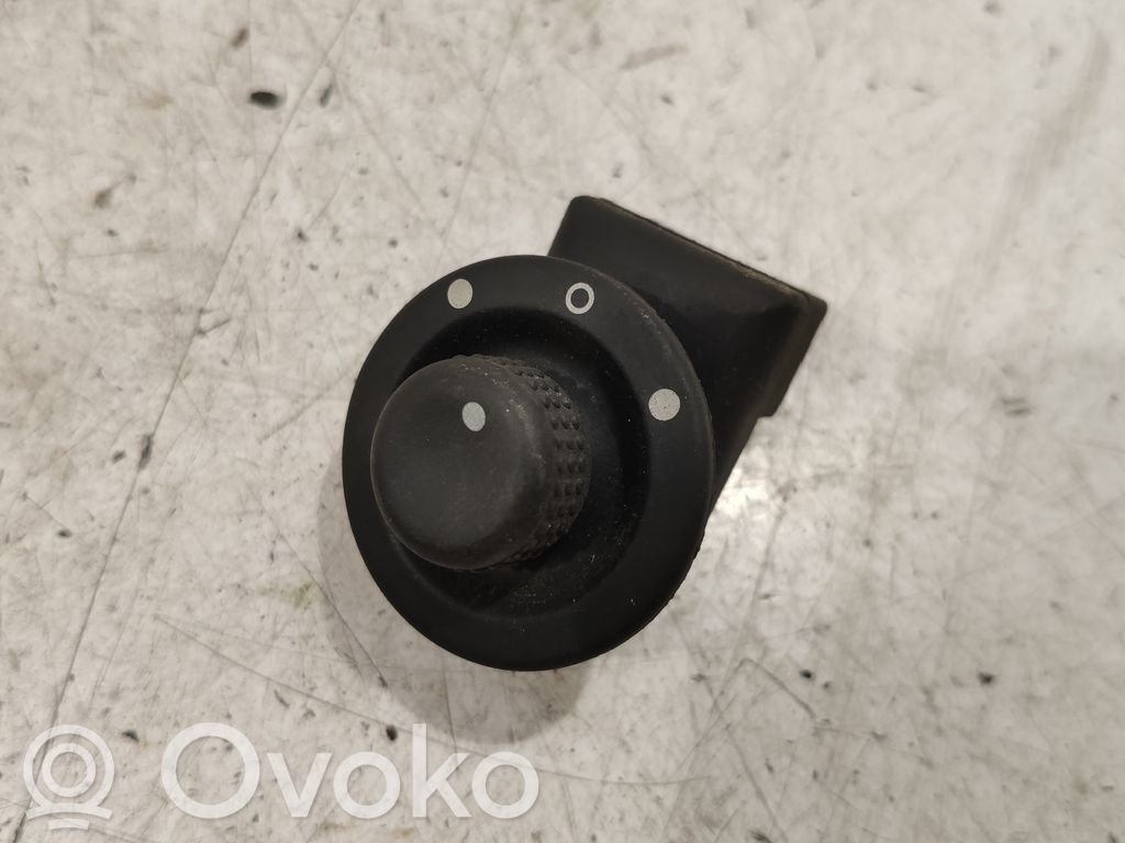 Renault Laguna II Wing mirror control module 
