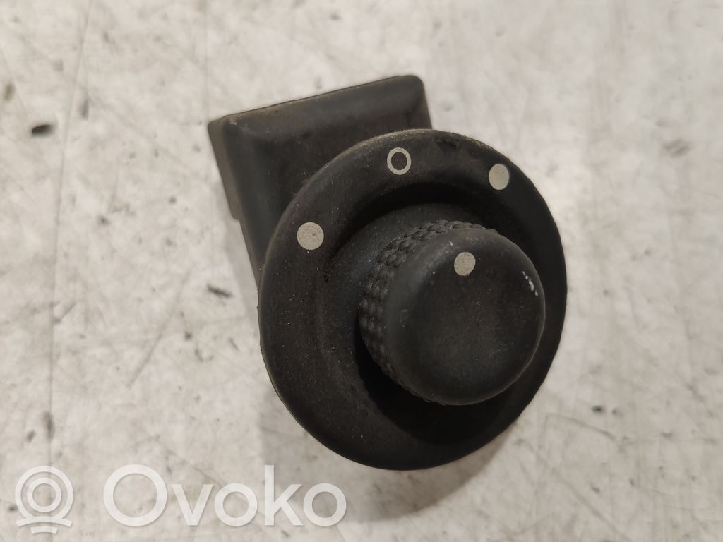 Renault Laguna II Wing mirror control module 