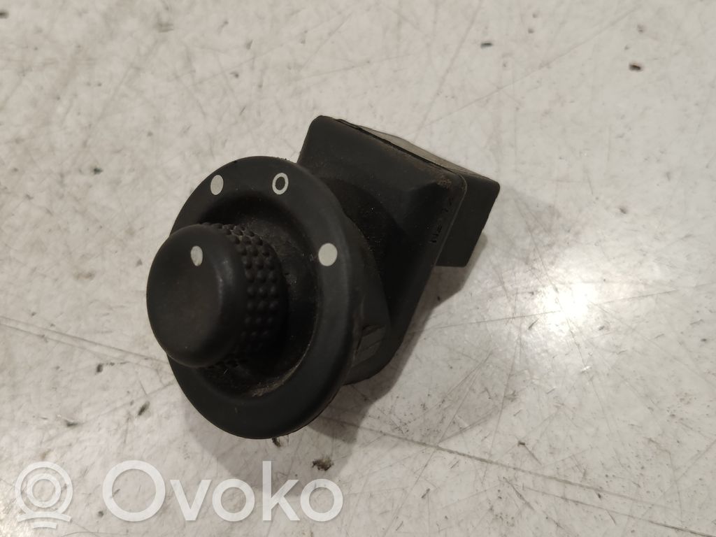 Renault Laguna II Wing mirror control module 
