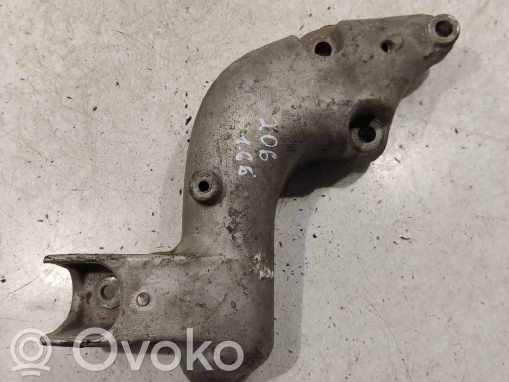 Peugeot 206 Engine mounting bracket 