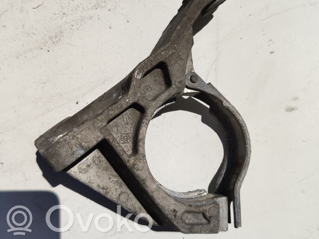 Renault Scenic II -  Grand scenic II Driveshaft support bearing bracket 