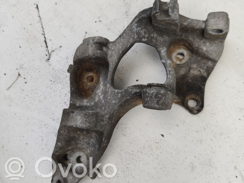 Peugeot 207 Generator/alternator bracket 