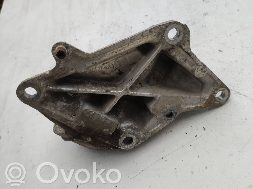 Peugeot 406 Driveshaft support bearing bracket 