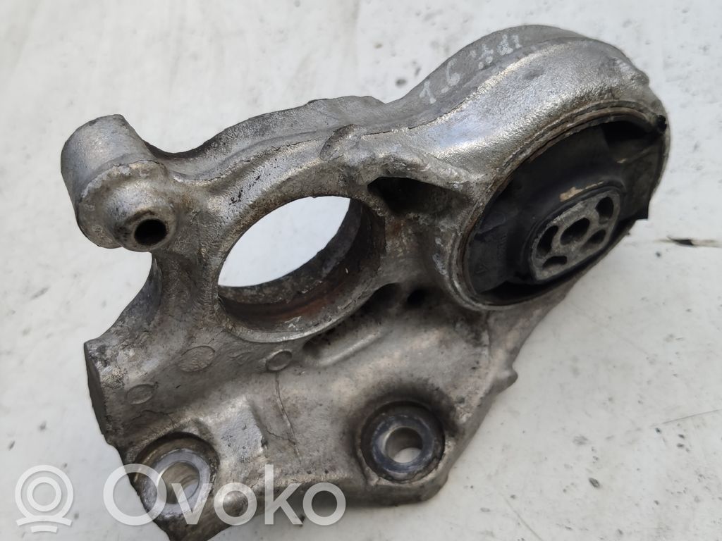 Peugeot 407 Driveshaft support bearing bracket 