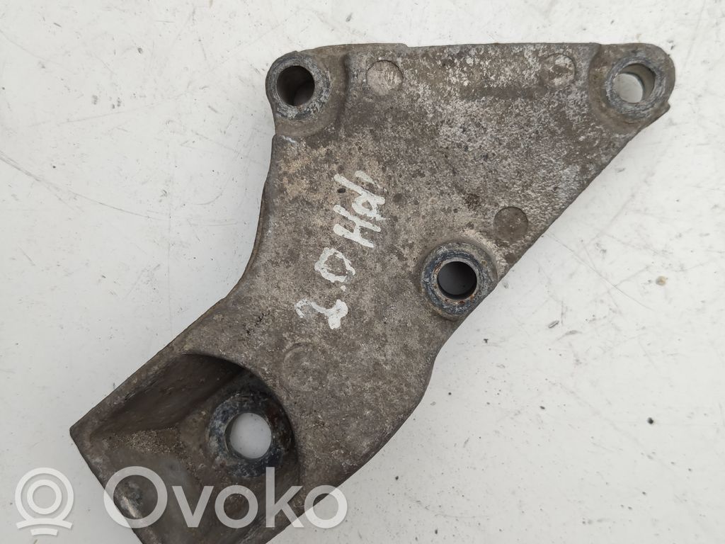 Citroen Xsara Picasso Engine mounting bracket 