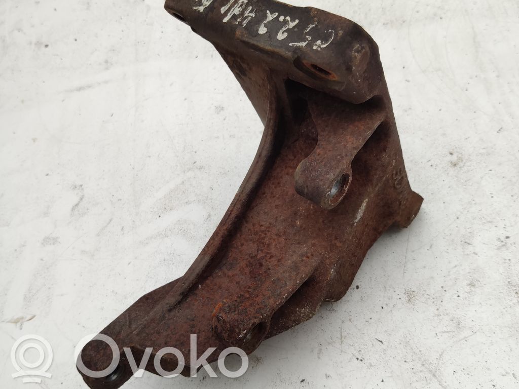 Peugeot 407 Engine mounting bracket 