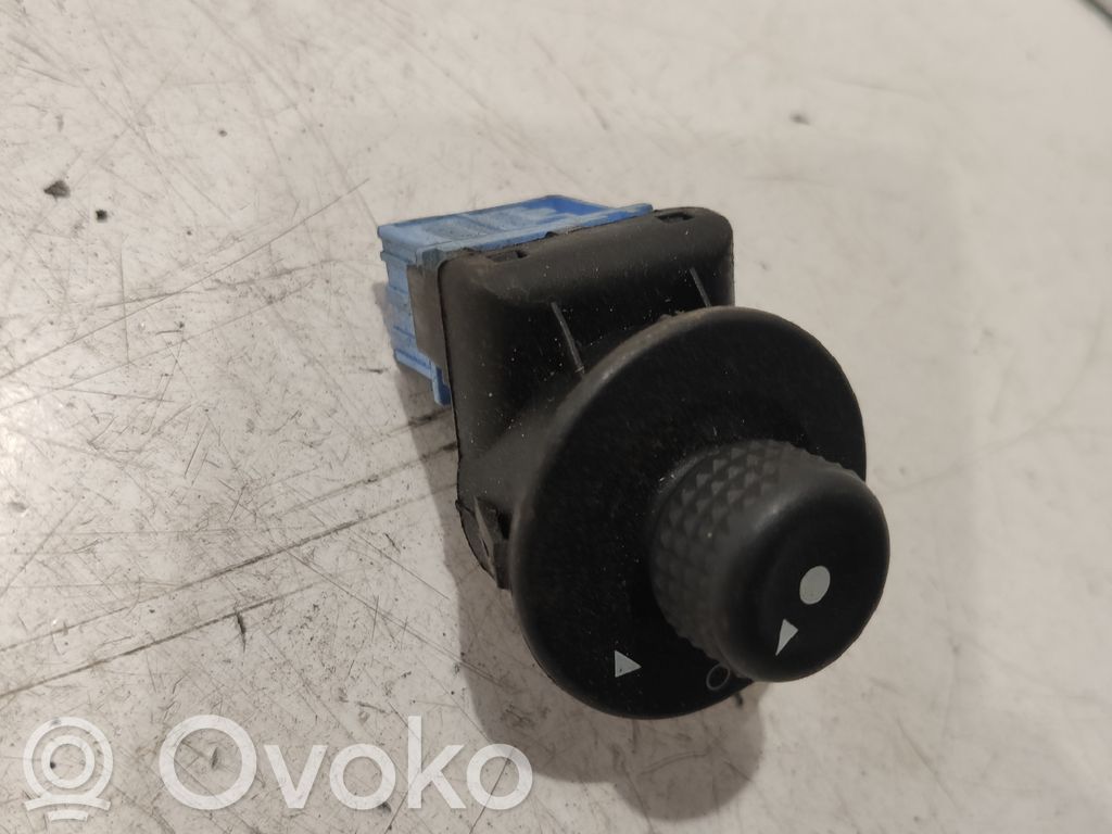 Citroen C2 Wing mirror control module 