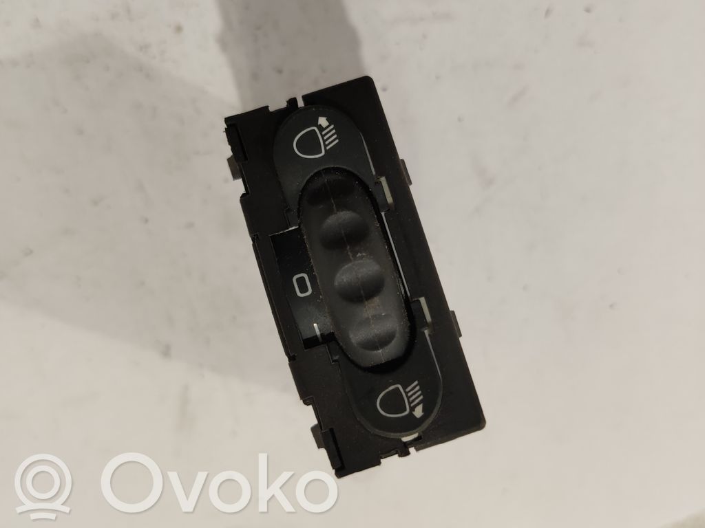 Renault Megane I Headlight level height control switch 