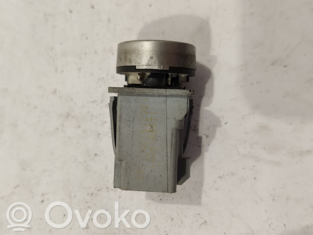 Tailgate opening switch   1488929077