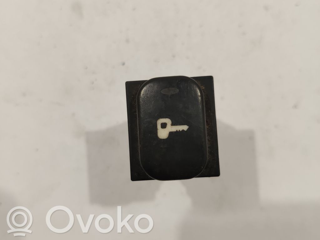 Peugeot 607 Central locking switch button 