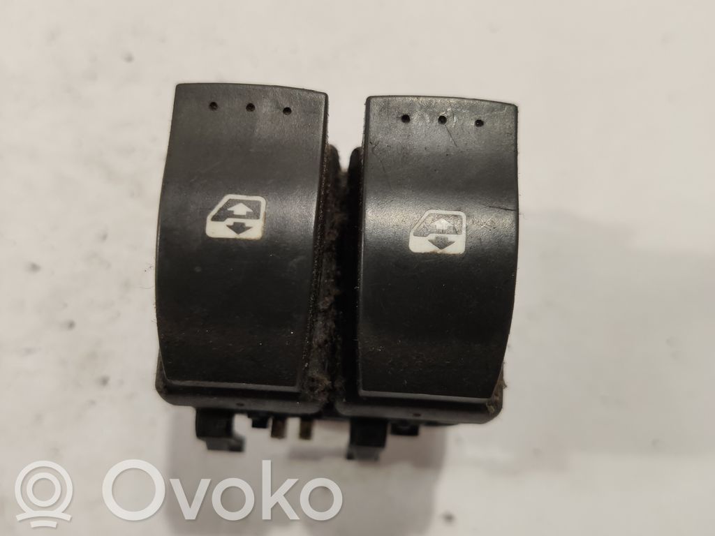 Renault Laguna II Electric window control switch 