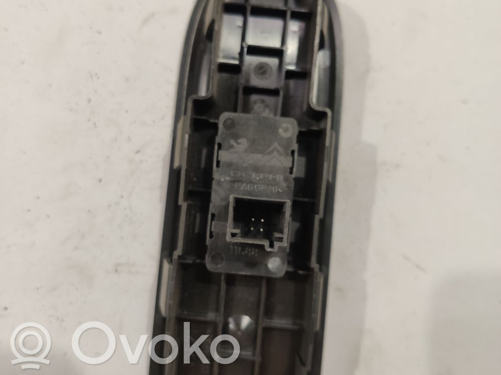 Peugeot 308 Electric window control switch 