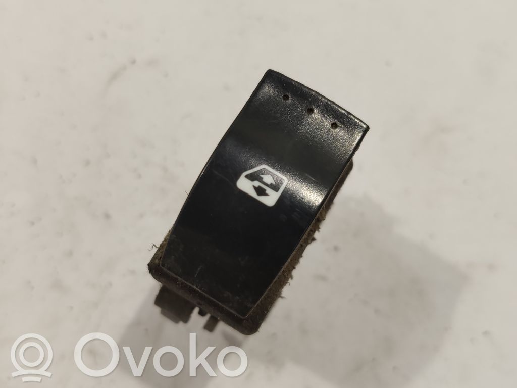 Renault Megane II Electric window control switch 