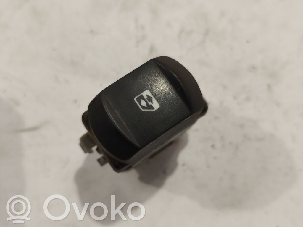 Renault Megane II Electric window control switch 