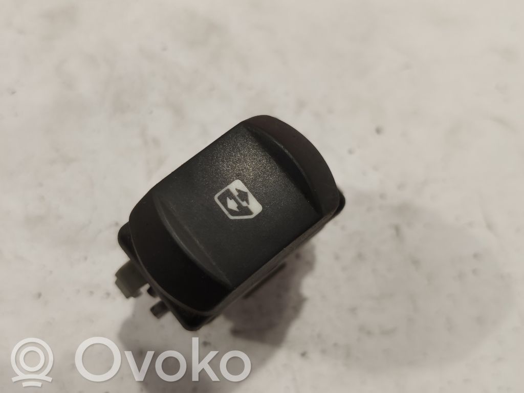 Renault Megane II Electric window control switch 