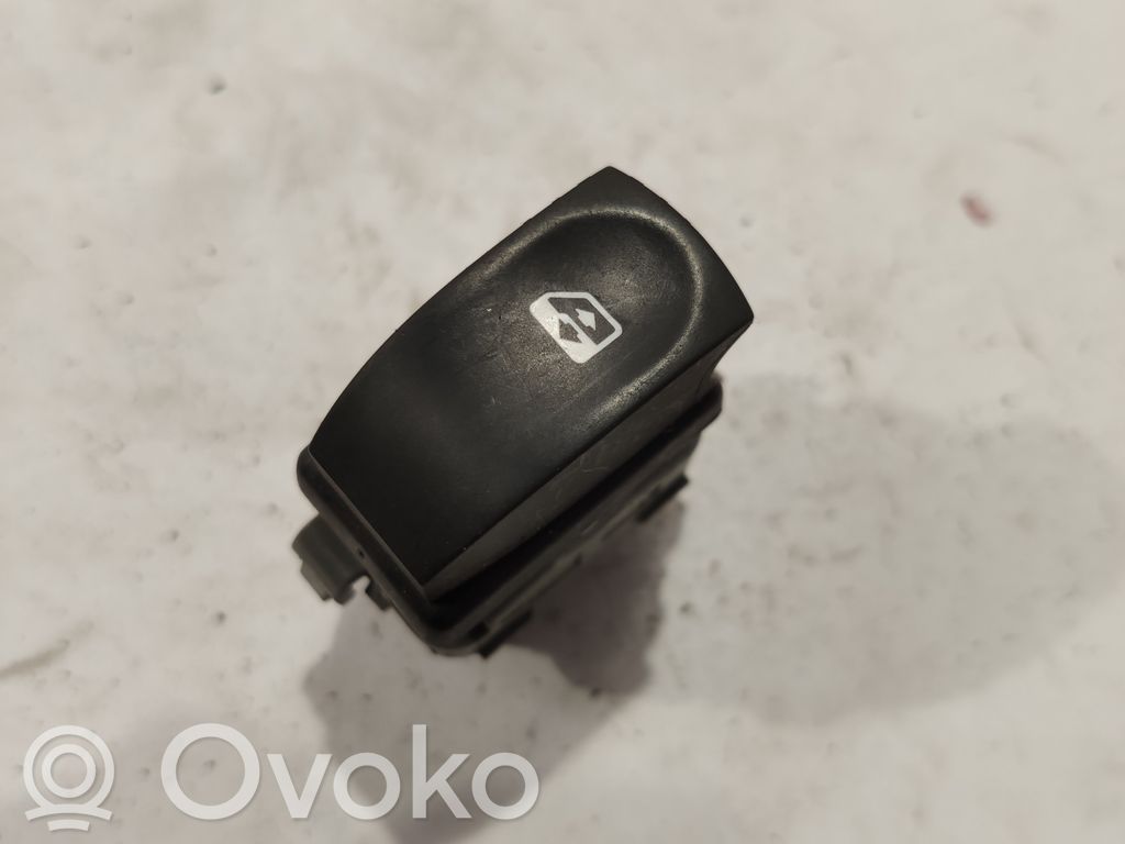 Renault Clio III Electric window control switch 