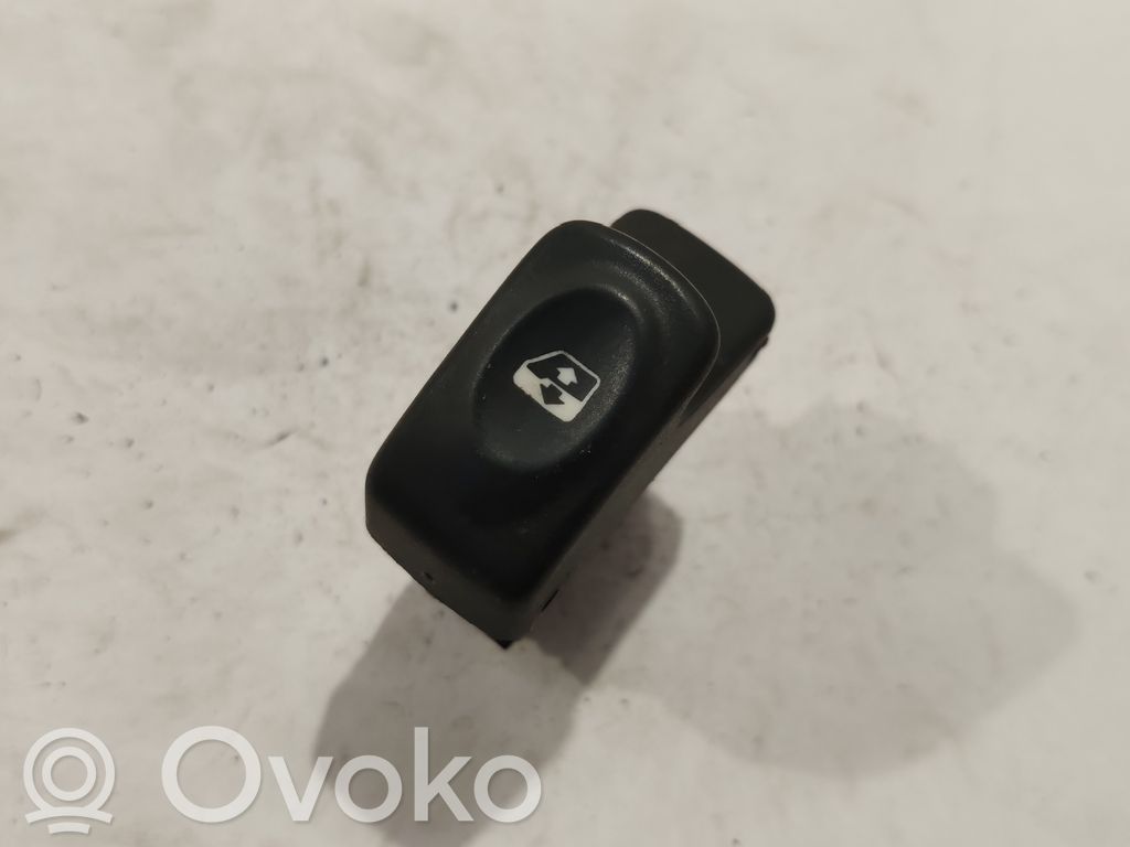 Renault Megane I Electric window control switch 