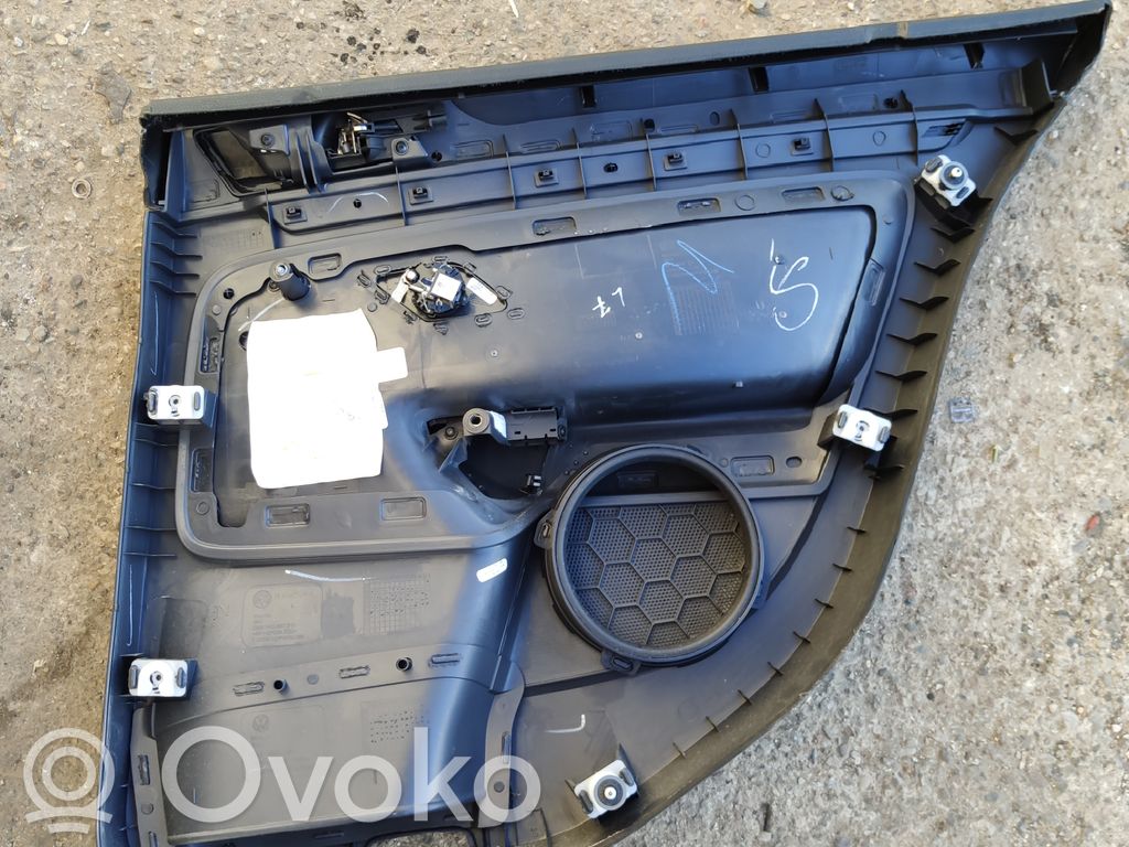 Volkswagen Golf V Boczki / Poszycie drzwi tylnych 