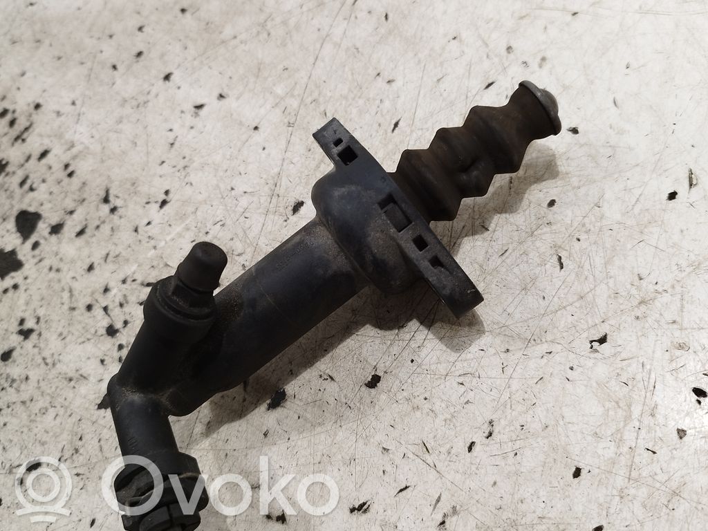 Volkswagen Golf V Główny cylinder sprzęgła 