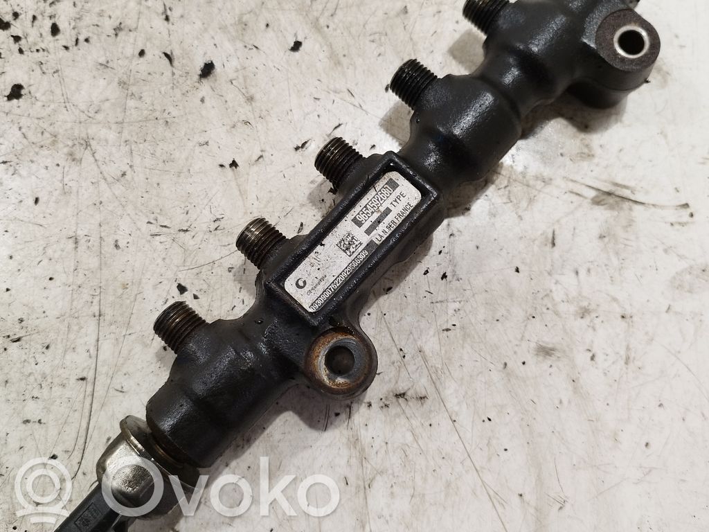 Mazda 3 II Kraftstoffverteiler Einspritzleiste Verteilerrohr 