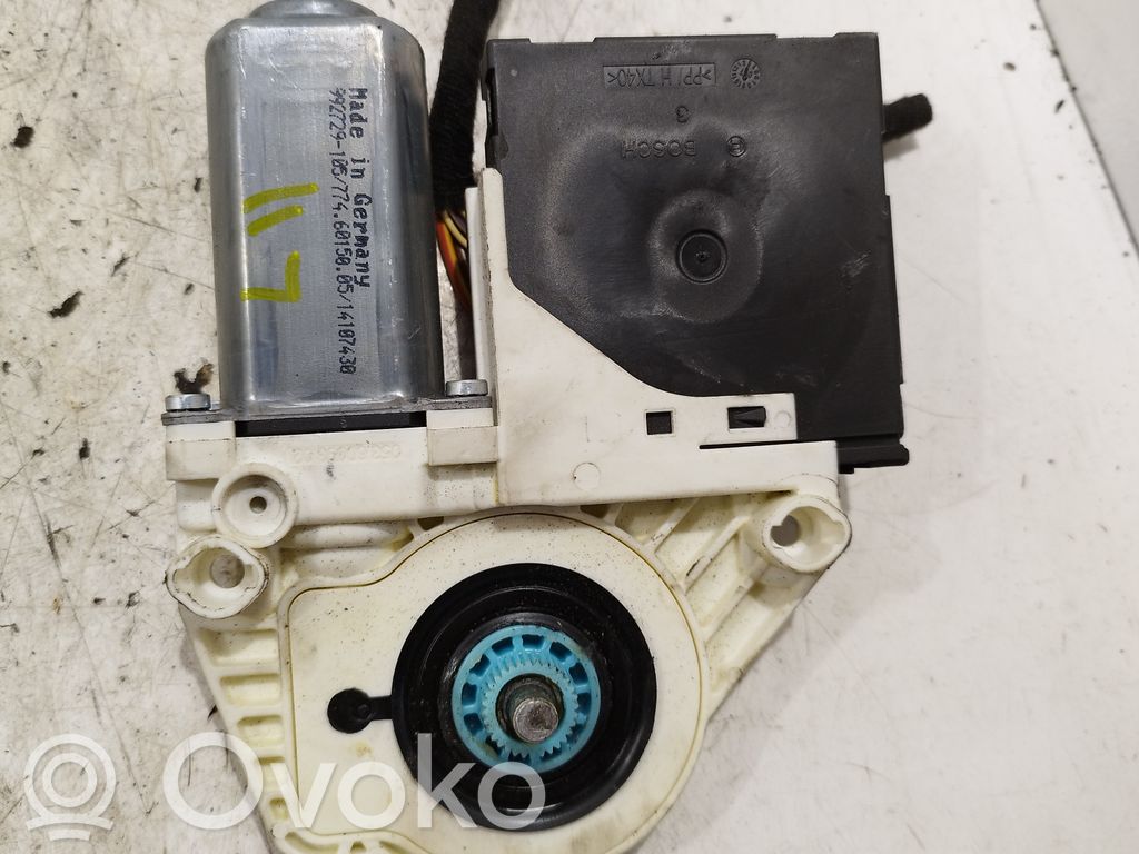 Volkswagen PASSAT B6 Silnik regulatora szyby drzwi przednich 