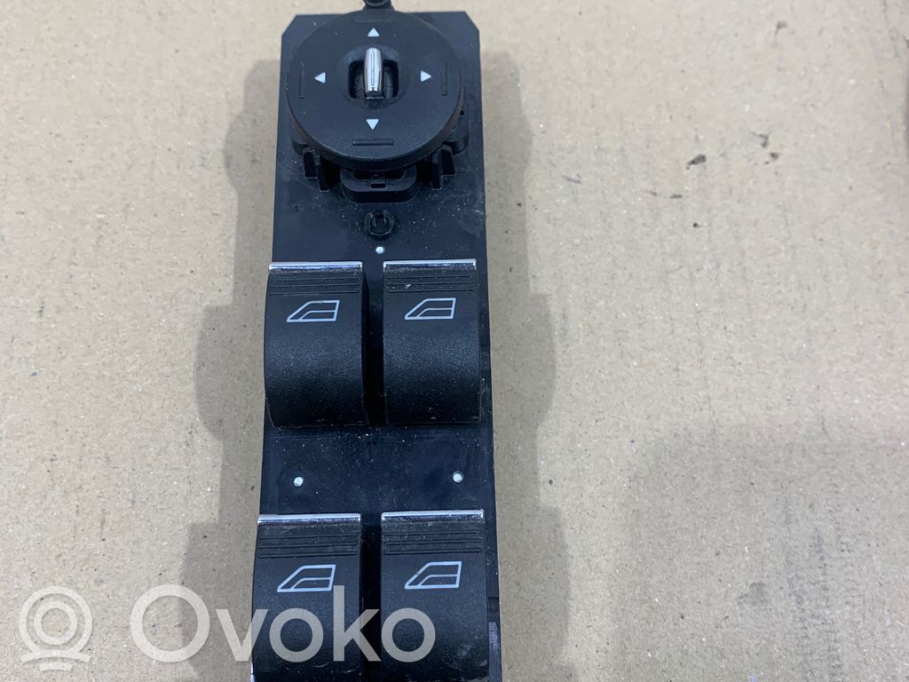 Ford Focus Electric window control switch 