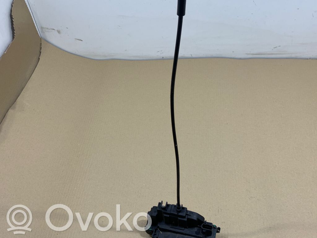 Renault Clio III Front door lock 