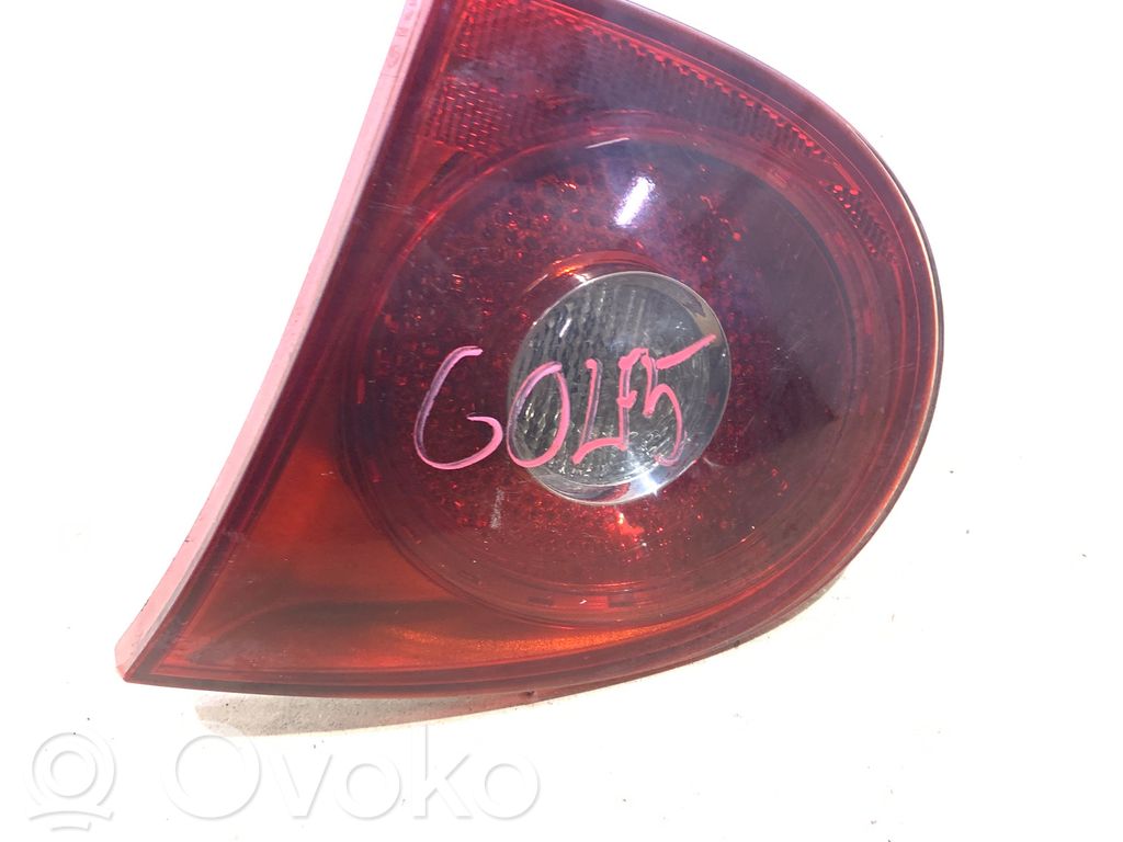 Volkswagen Golf V Lampy tylnej klapy bagażnika 